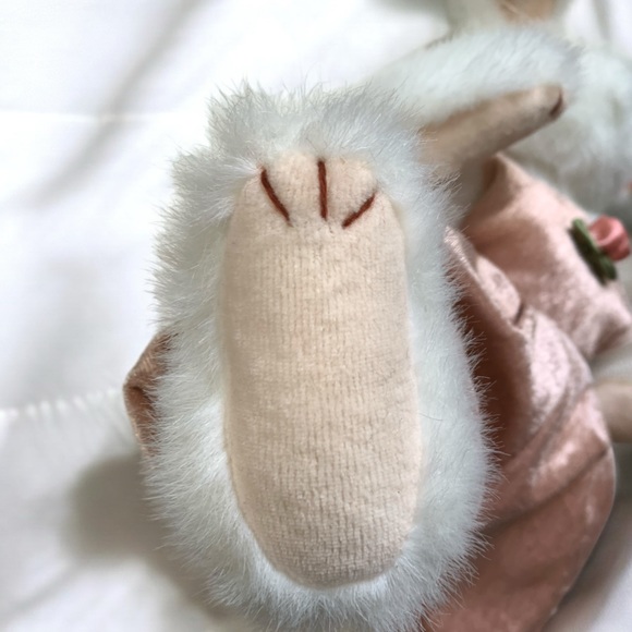 Vintage 1993 TY Attic Treasures “Sara” Soft White Bunny Rabbit Plush Toy Easter - Picture 9 of 12